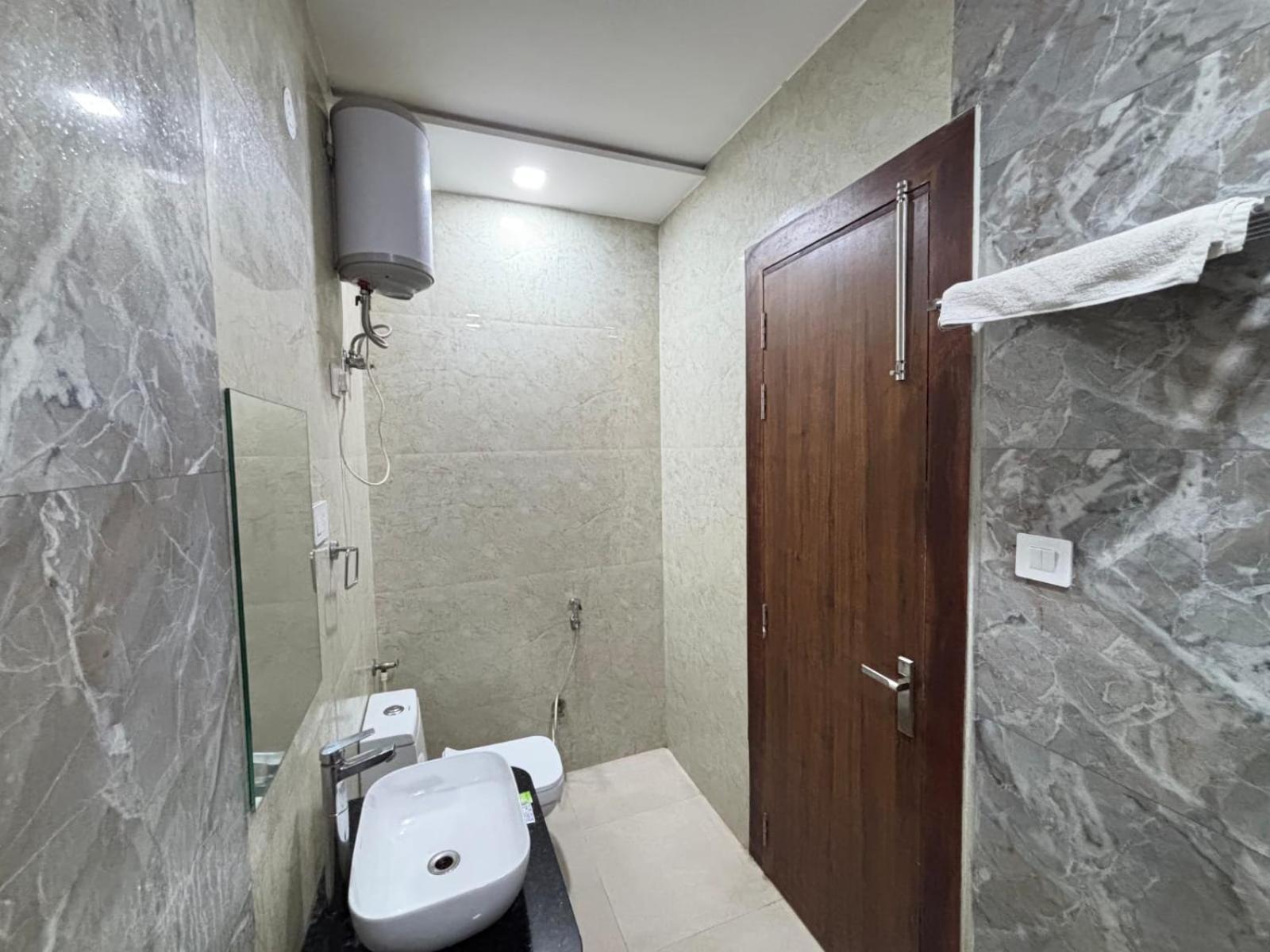 Hotel Ganga Palace - Agra อัครา ภายนอก รูปภาพ