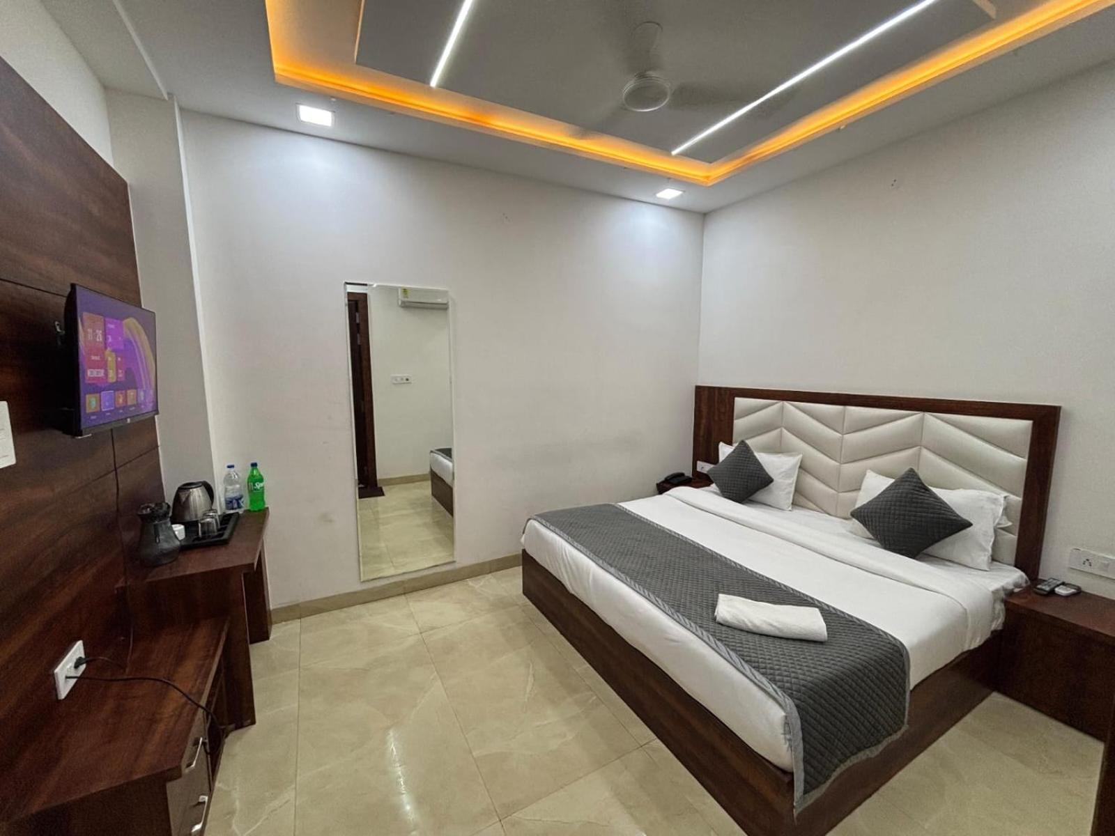 Hotel Ganga Palace - Agra อัครา ภายนอก รูปภาพ
