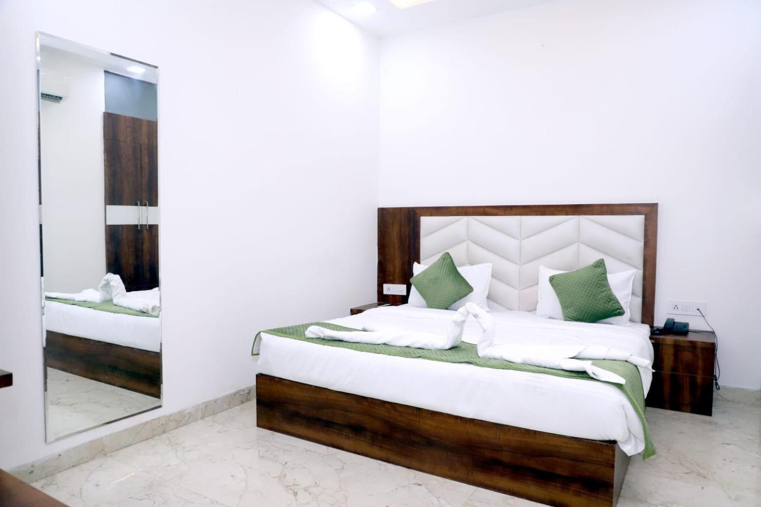 Hotel Ganga Palace - Agra อัครา ภายนอก รูปภาพ
