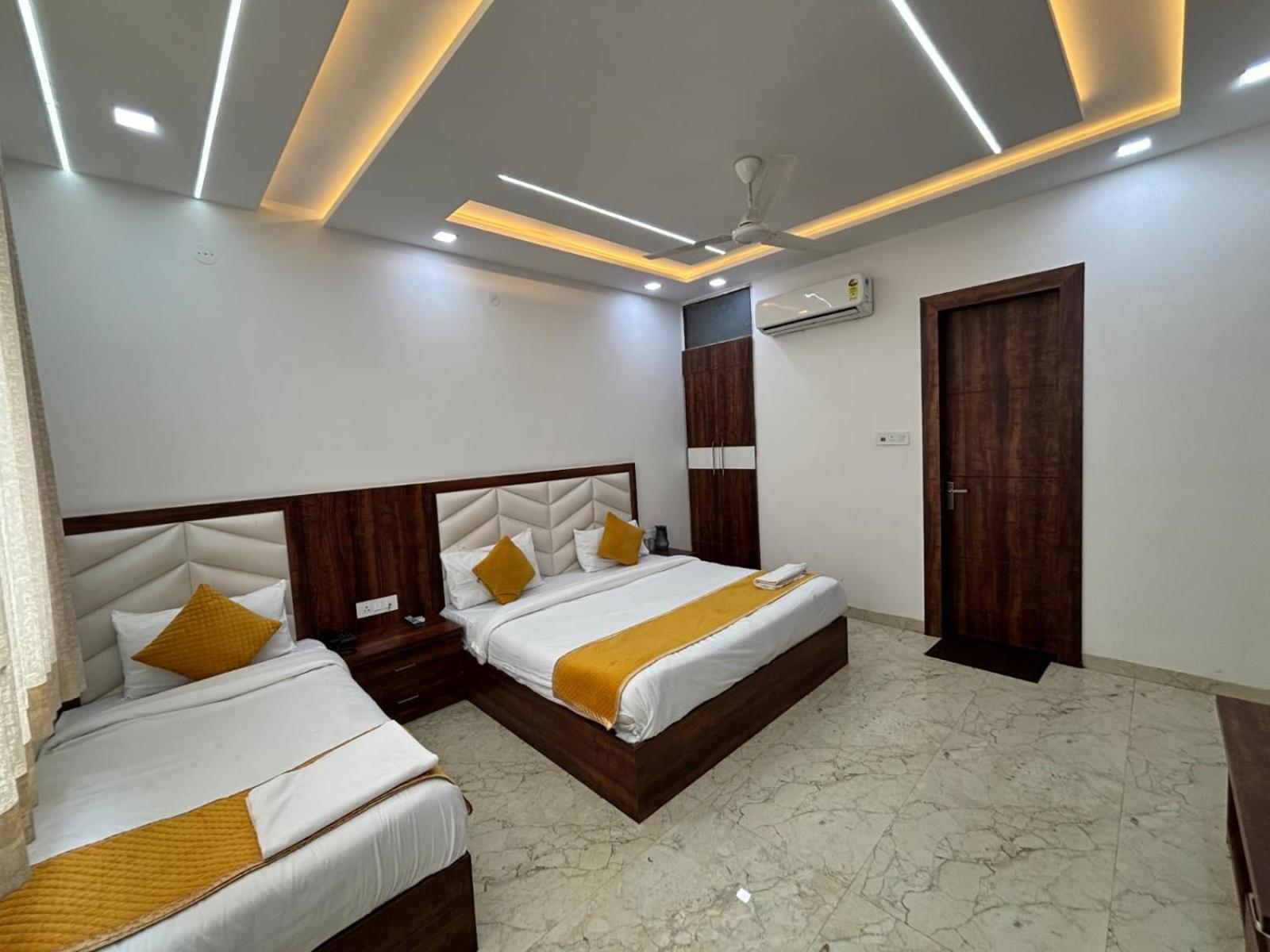 Hotel Ganga Palace - Agra อัครา ภายนอก รูปภาพ
