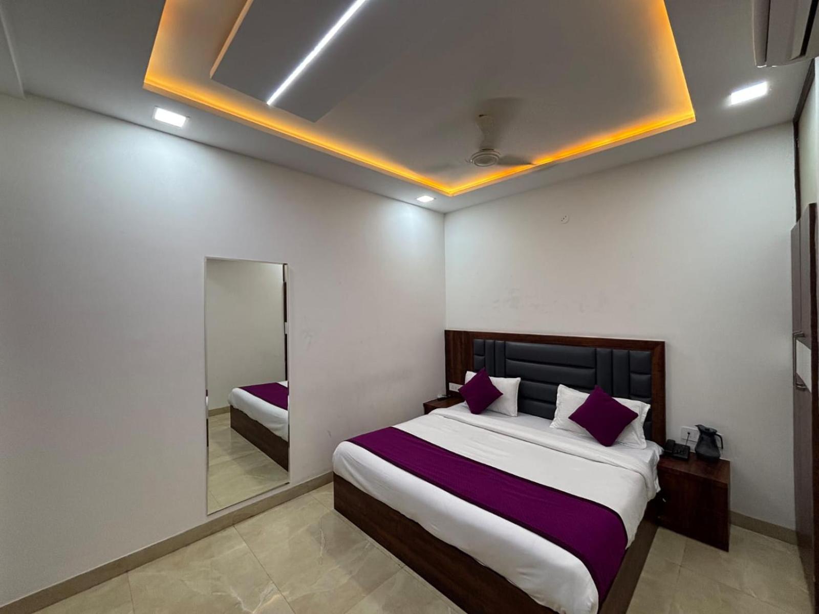 Hotel Ganga Palace - Agra อัครา ภายนอก รูปภาพ