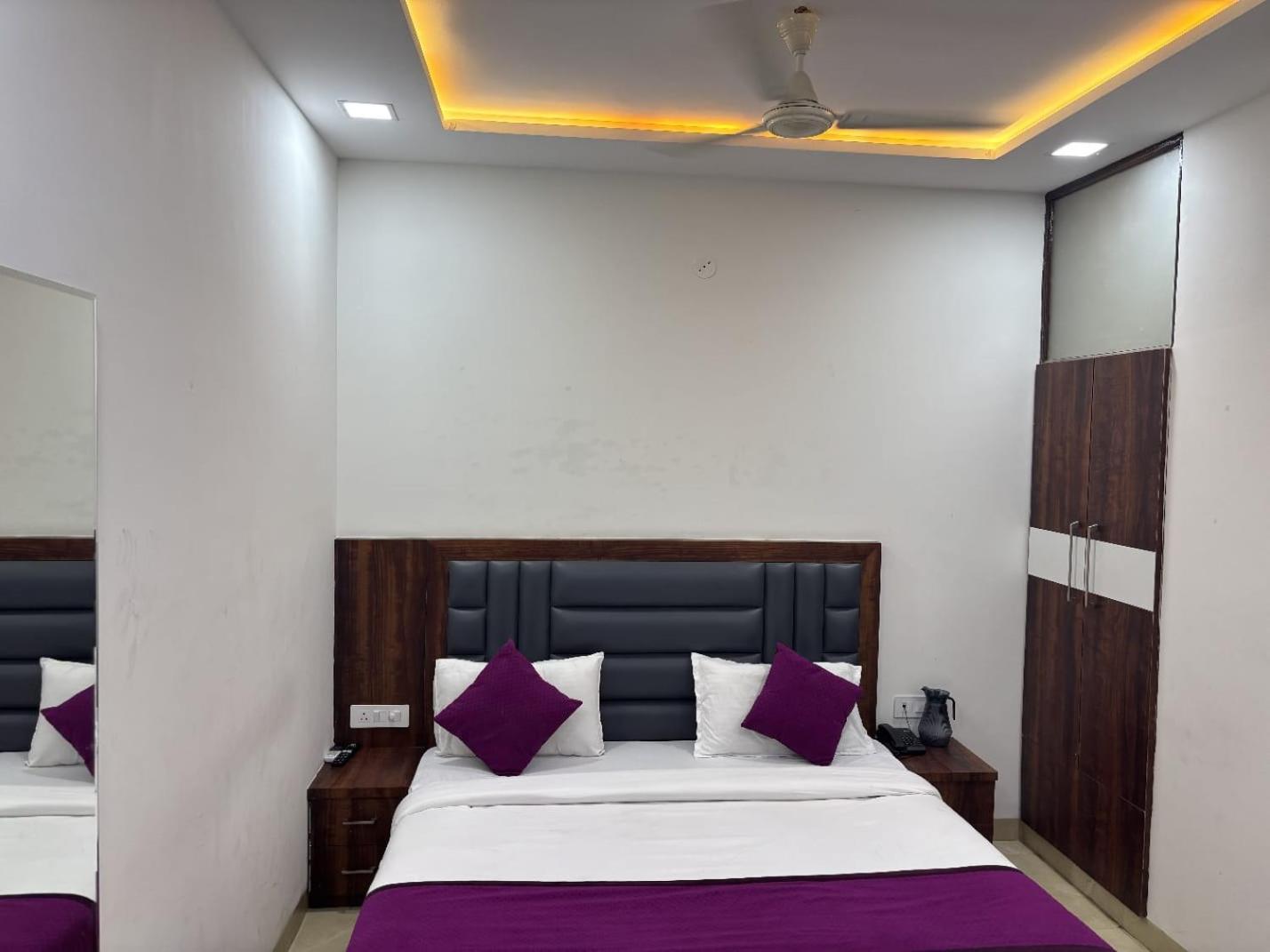 Hotel Ganga Palace - Agra อัครา ภายนอก รูปภาพ