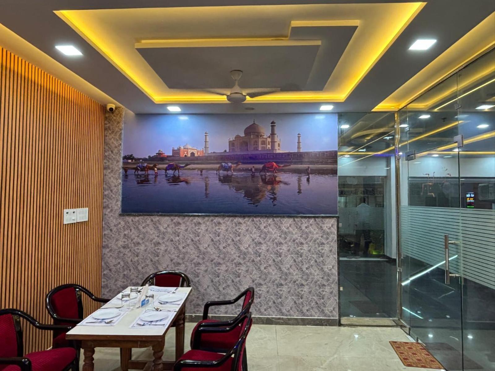 Hotel Ganga Palace - Agra อัครา ภายนอก รูปภาพ