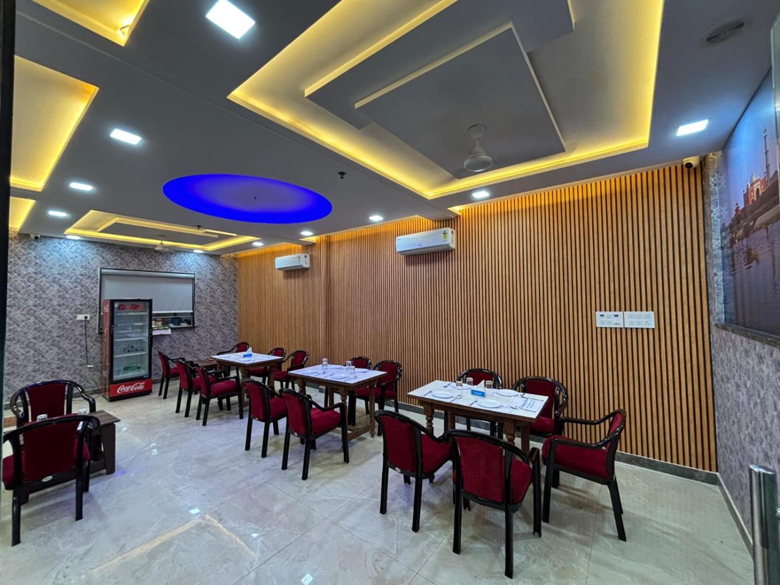 Hotel Ganga Palace - Agra อัครา ภายนอก รูปภาพ