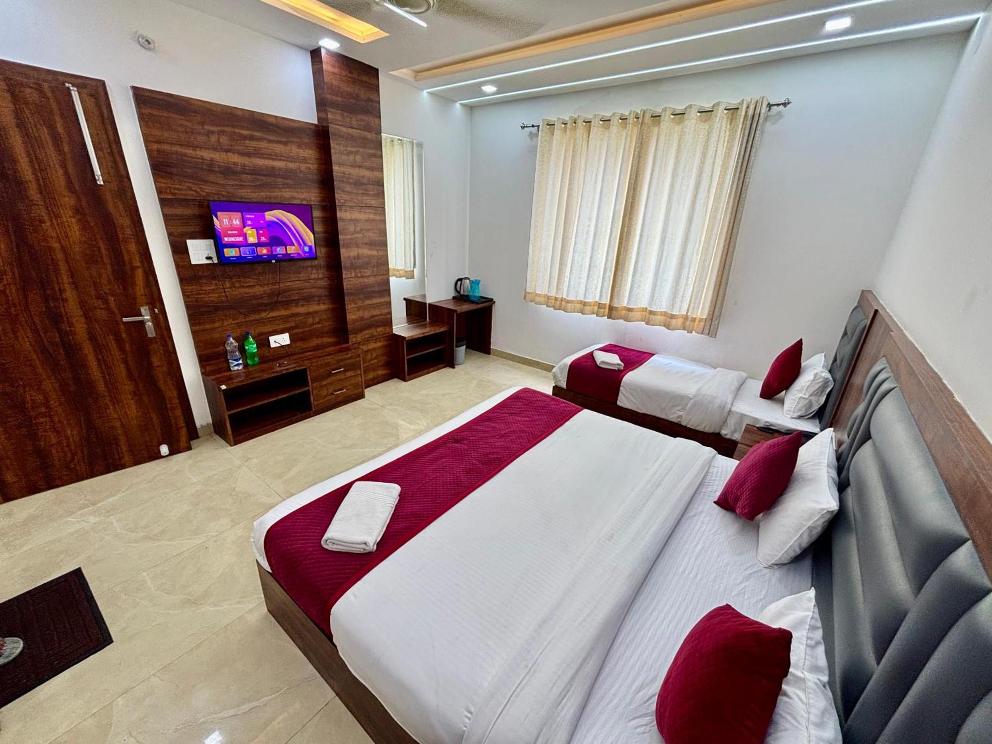 Hotel Ganga Palace - Agra อัครา ภายนอก รูปภาพ